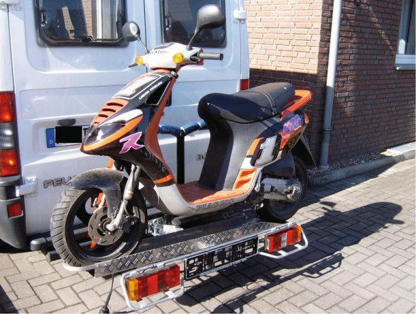 Nosič motocyklu a skútru na tažné zařízení Sawiko A2000 (nosnost 70 kg, hliníkový)