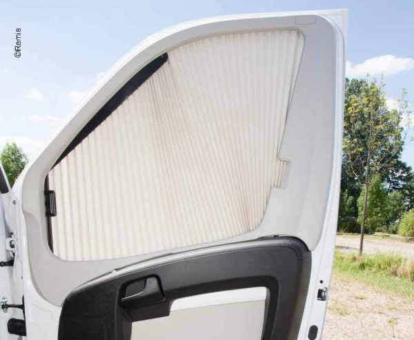 Zatemnění bočních oken kabiny REMIfront IV pro Ford Transit Custom V362 (2012–2017), šedé, sada L+P