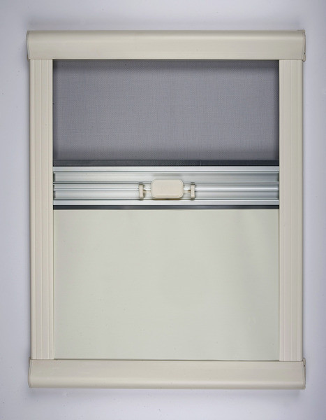 Roleta vnitřní zatemňovací s moskytiérou pro okna karavanů (rozměr 1450 × 650 mm, zkrátitelná výška, krémově bílá)