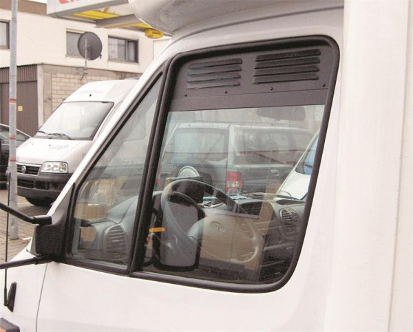 Mřížka větrací okenní Airvent pro VW Crafter a MAN TGE od 03/2017 (hliníková bezpečnostní větrací mřížka kabiny s moskytiérou, černá)