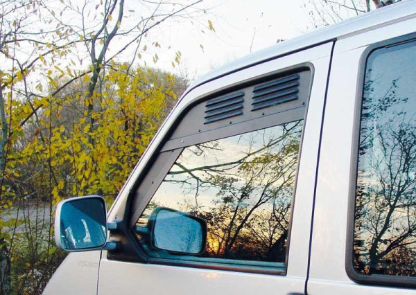 Mřížky větrací do oken kabiny pro Volkswagen Transporter T4 (1990–2003, sada 2 ks)