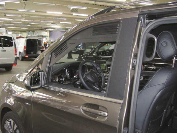 Okenní větrací mřížka Mercedes VITO/V class (14-)