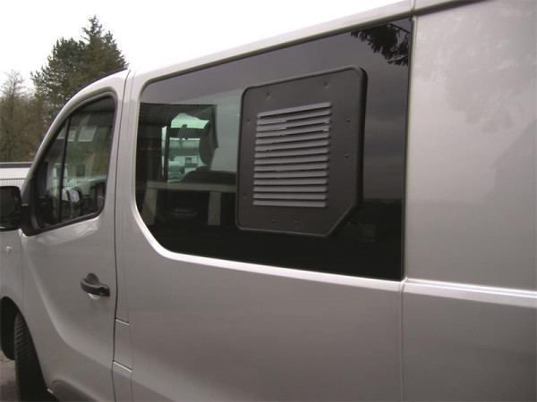 Mřížka větrací pro levé posuvné okno Renault Trafic / Opel Vivaro (od 2014), hliníková, černá