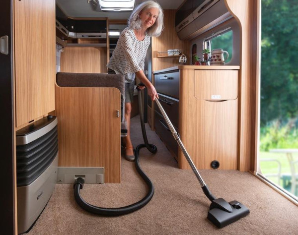 Vestavný vysavač Sweepovac 650 W s teleskopickou hadicí 2–6 m