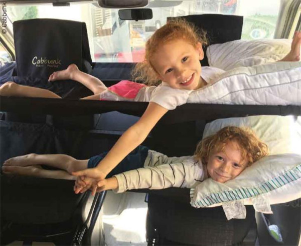 Lůžko kabinové jednolůžko pro VW Transporter s dvojitým sedadlem (174 × 55 cm)