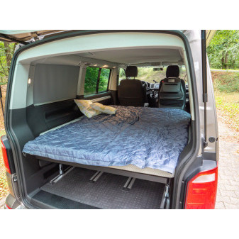 Vestavba spací systém s matrací pro VW T5 / T6 / T6.1 Multivan / California Beach (194 × 148,5 cm)