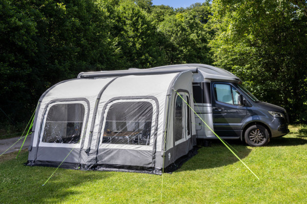 Stan předstan nafukovací samostatně stojící Tour Ponza Air 390 (šířka 390 cm, výška 265–295 cm)