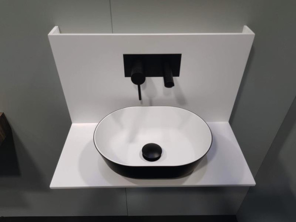 Umyvadlo oválné Ocritech 354 × 260 mm Bicolor černo-bílé (designové lité PMMA umyvadlo pro karavany a obytné vozy, výška 110 mm, včetně odtokového ventilu)
