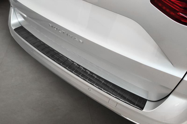 Lišta ochranná prahu zadního nárazníku pro Volkswagen Multivan (nerezová ocel, matná černá, od r.v. 06/2021)