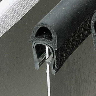 Profil těsnicí s těsnicí lištou a kuličkou (rozsah sevření 1,0–4,0 mm, těsnicí kulička 10 mm, návin 50 m)