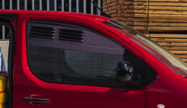 Mřížky větrací do oken kabiny pro Citroën Jumpy, Peugeot Expert a další (od r.v. 2016, sada 2 ks)