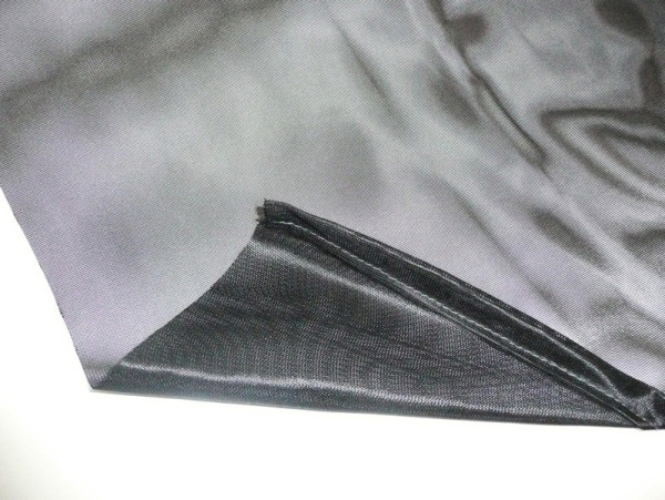 Moskytiéra černá nehořlavá běžný metr 145 cm (centimetry)