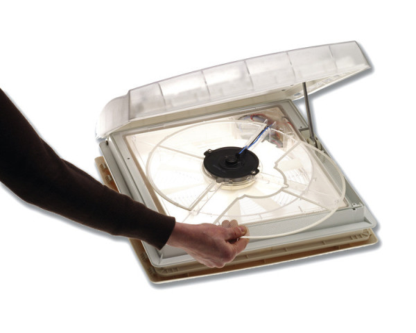 Sada ventilátoru pro střešní okno Thule Omni-Vent (40 × 40 cm)