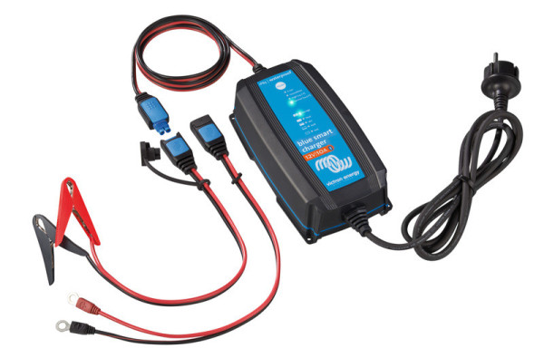 Chytrá nabíječka baterií Victron Energy Blue Smart IP65s 12/5 s DC konektorem (12 V / 5 A, pro Pb/AGM/GEL/LiFePO4, Bluetooth)