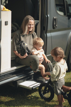 Slide-Out Step 12V G2 Crafter/Sprinter FWD 2017 550mm