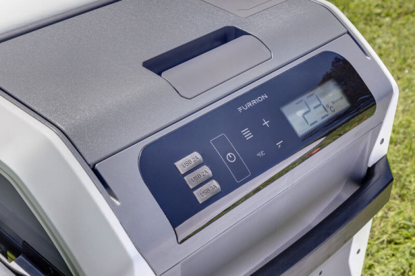 Box chladicí kompresorový Furrion eRove (objem 46 l, 12V, integrovaná bezdrátová nabíječka, LCD displej)