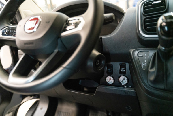 Vzduchové odpružení pomocné zadní nápravy pro Fiat Ducato (od r. v. 2006, 2okruhový Komfort-Set s kompresorem)