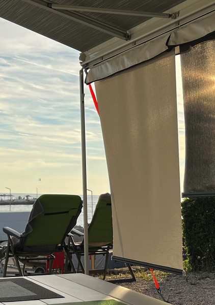 Clona sluneční a protivětrná SunBreak pro markýzy (šířka 1,1 m, výsuv 2,0 m, síťovina mesh, bílá)