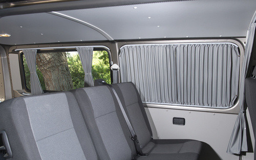 Závěsový systém šedý, neprůhledný, Ford Cust.Transit>2023, kR, pravé dveře