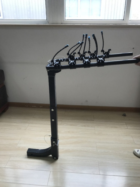 Nosič kol na tažné zařízení – sklopná konstrukce pro 4 kola 67*10.5*35cm