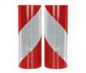 Páska reflexní samolepící červeno bílé pravé šrafování, šířka 28 cm, balení 9 m, reflexní třída 3