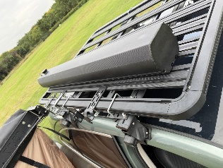 Střešní sprcha na auto – hliníková nádrž na vodu, černá, 36l